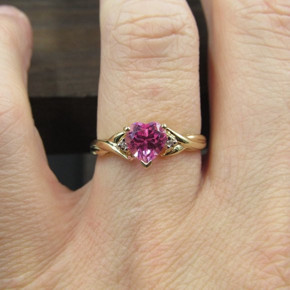 Size 7 10K Gold Heart Sapphire & Diamond Ring - Picture 5 of 9